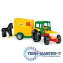 Traktor z przyczepą na konia