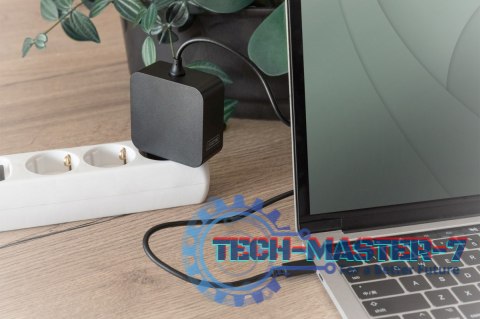 Ładowarka sieciowa zasilacz 1x USB-C PD 3.0 max. 65W zintegrowany kabel 1,2m Czarna Ładowarka sieciowa zasilacz 1x USB-C PD 3.0 max. 65W zintegrowany kabel 1,2m Czarna